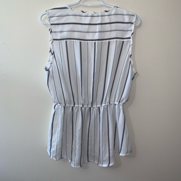 Streetwear Society | Sleeveless Striped Blouse - Picture 2 of 7